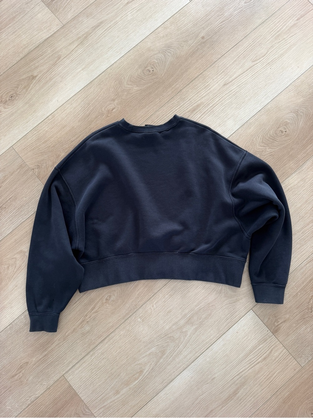 Nike Women’s Black Crop Crewneck Sweatshirt with Swoosh - Picture 2 of 3